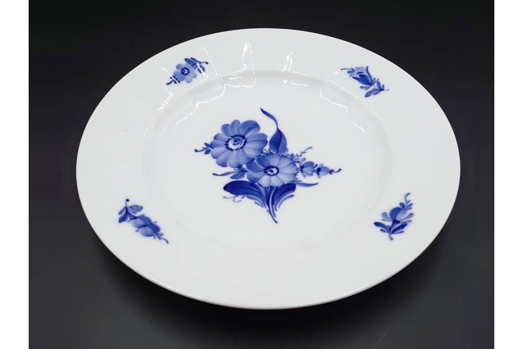 デンマーク製　ROYAL COPENHAGEN(ロイヤルコペンハーゲン)　ブルーフラワー アンギュラー　直径約26cm　プレート3枚セット　スクラッチありB級品　(R-084993)