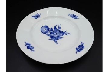 デンマーク製　ROYAL COPENHAGEN(ロイヤルコペンハーゲン)　ブルーフラワー アンギュラー　直径約26cm　プレート3枚セット　スクラッチありB級品　(R-084993)