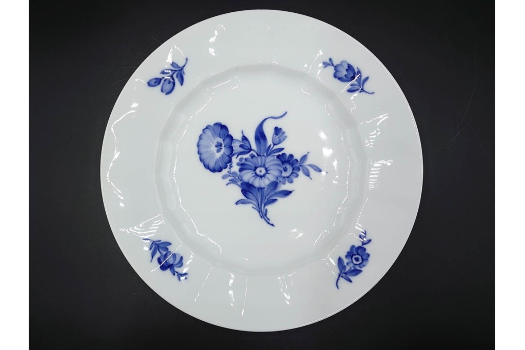 デンマーク製　ROYAL COPENHAGEN(ロイヤルコペンハーゲン)　ブルーフラワー アンギュラー　直径約26cm　プレート3枚セット　スクラッチありB級品　(R-084993)