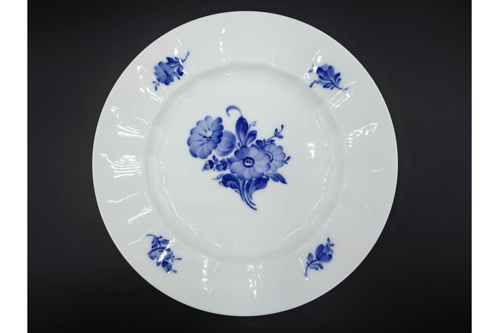 デンマーク製　ROYAL COPENHAGEN(ロイヤルコペンハーゲン)　ブルーフラワー アンギュラー　直径約26cm　プレート3枚セット　スクラッチありB級品　(R-084993)