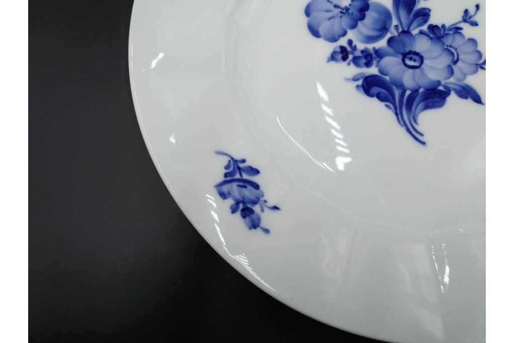 デンマーク製　ROYAL COPENHAGEN(ロイヤルコペンハーゲン)　ブルーフラワー アンギュラー　直径約26cm　プレート3枚セット　スクラッチありB級品　(R-084993)