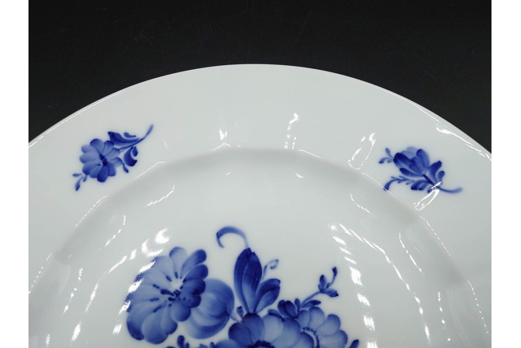 デンマーク製　ROYAL COPENHAGEN(ロイヤルコペンハーゲン)　ブルーフラワー アンギュラー　直径約26cm　プレート3枚セット　スクラッチありB級品　(R-084993)