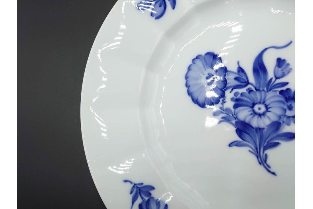 デンマーク製　ROYAL COPENHAGEN(ロイヤルコペンハーゲン)　ブルーフラワー アンギュラー　直径約26cm　プレート3枚セット　スクラッチありB級品　(R-084993)