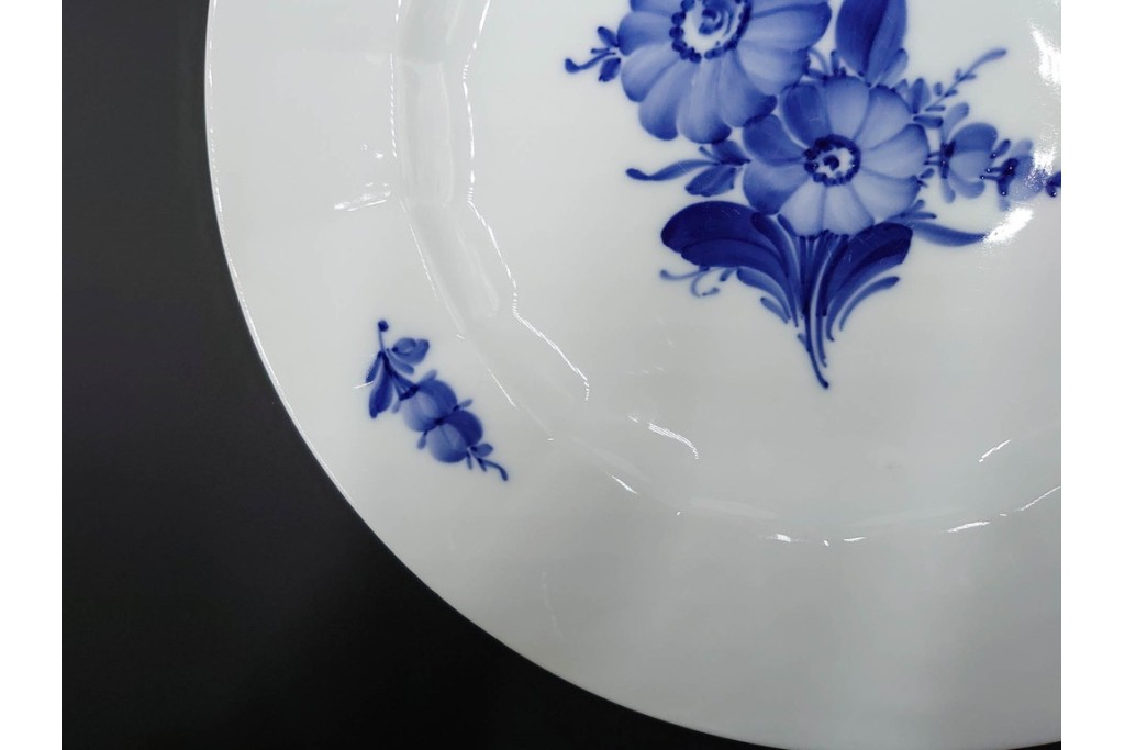 デンマーク製　ROYAL COPENHAGEN(ロイヤルコペンハーゲン)　ブルーフラワー アンギュラー　直径約26cm　プレート3枚セット　スクラッチありB級品　(R-084993)
