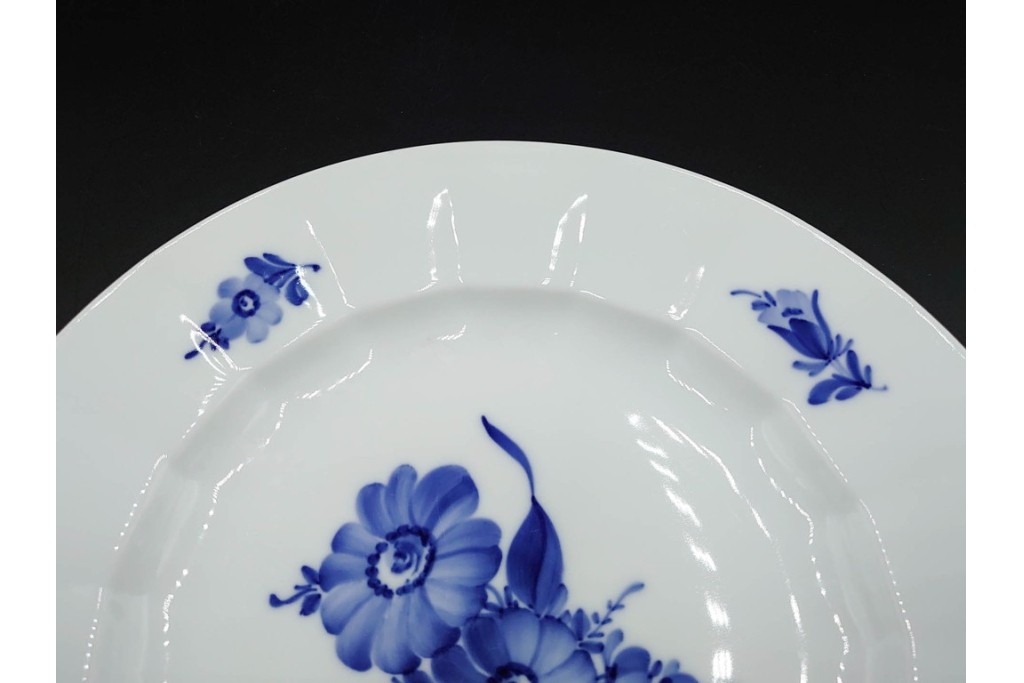 デンマーク製　ROYAL COPENHAGEN(ロイヤルコペンハーゲン)　ブルーフラワー アンギュラー　直径約26cm　プレート3枚セット　スクラッチありB級品　(R-084993)