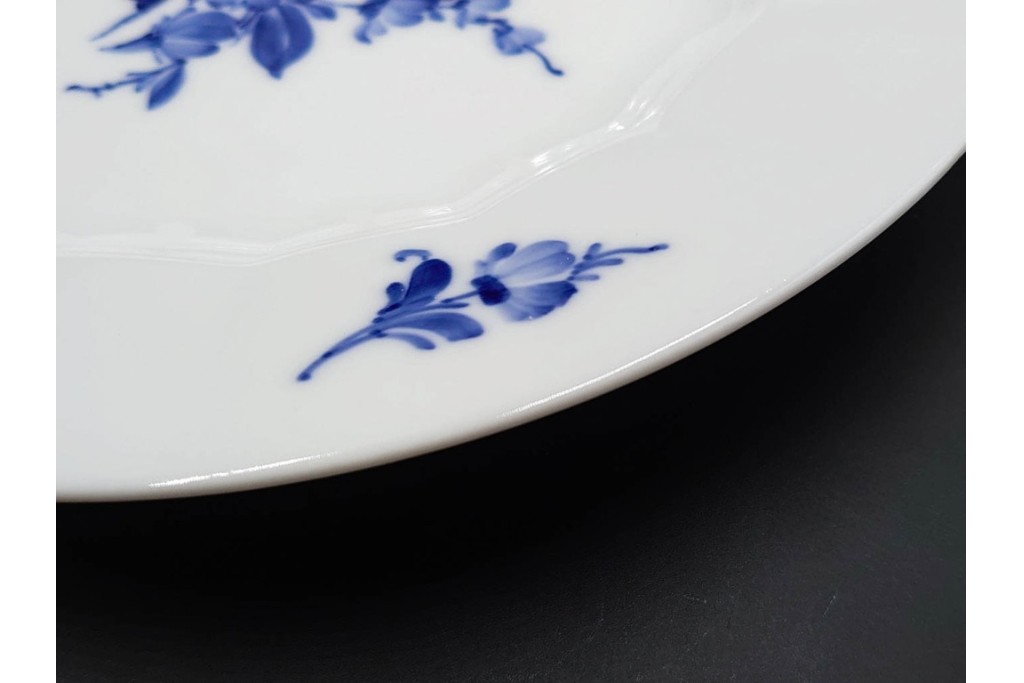 デンマーク製　ROYAL COPENHAGEN(ロイヤルコペンハーゲン)　ブルーフラワー アンギュラー　直径約26cm　プレート3枚セット　スクラッチありB級品　(R-084994)