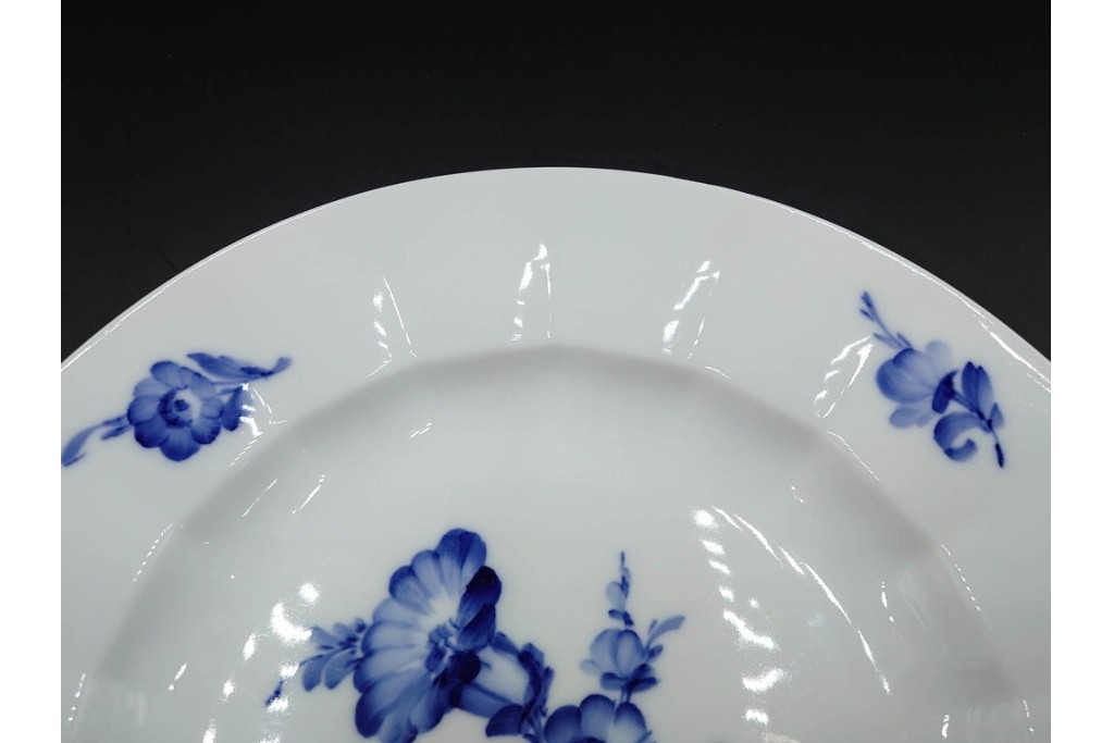 デンマーク製　ROYAL COPENHAGEN(ロイヤルコペンハーゲン)　ブルーフラワー アンギュラー　直径約26cm　プレート3枚セット　スクラッチありB級品　(R-084994)