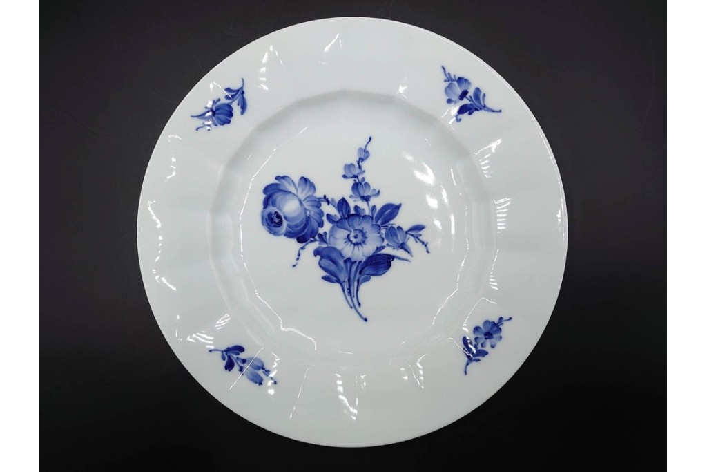 デンマーク製　ROYAL COPENHAGEN(ロイヤルコペンハーゲン)　ブルーフラワー アンギュラー　直径約26cm　プレート3枚セット　スクラッチありB級品　(R-084994)