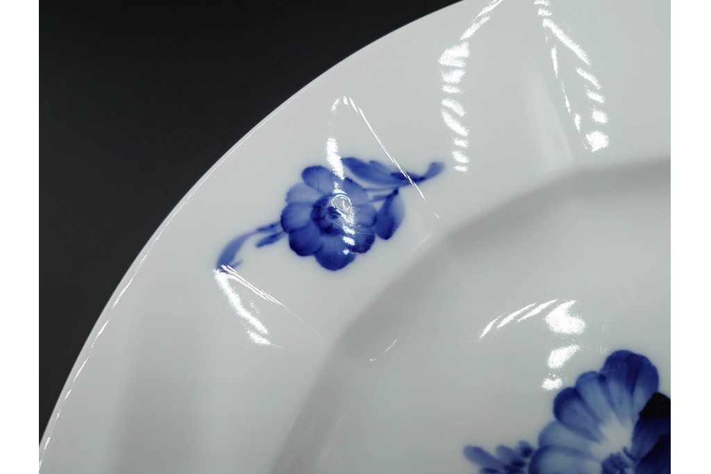 デンマーク製　ROYAL COPENHAGEN(ロイヤルコペンハーゲン)　ブルーフラワー アンギュラー　直径約26cm　プレート3枚セット　スクラッチありB級品　(R-084994)