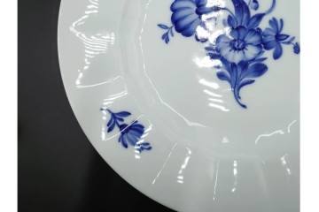 デンマーク製　ROYAL COPENHAGEN(ロイヤルコペンハーゲン)　ブルーフラワー アンギュラー　直径約26cm　プレート3枚セット　スクラッチありB級品　(R-084994)