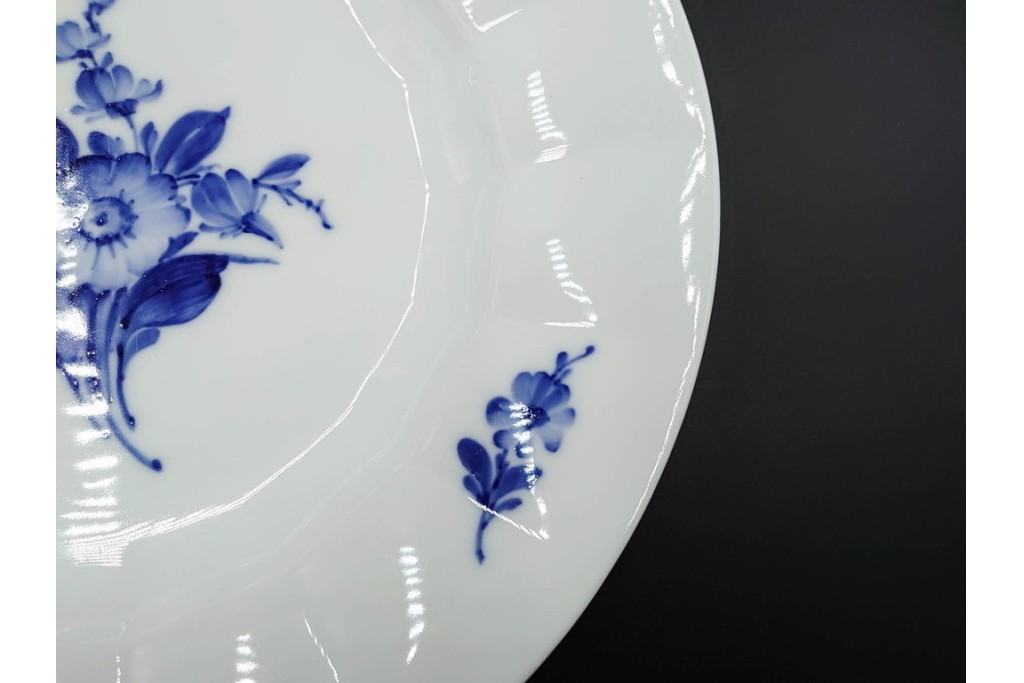 デンマーク製　ROYAL COPENHAGEN(ロイヤルコペンハーゲン)　ブルーフラワー アンギュラー　直径約26cm　プレート3枚セット　スクラッチありB級品　(R-084994)