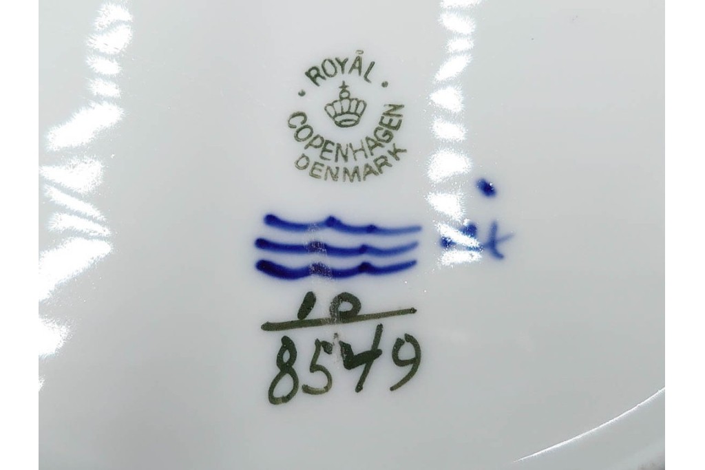 デンマーク製　ROYAL COPENHAGEN(ロイヤルコペンハーゲン)　ブルーフラワー アンギュラー　直径約26cm　プレート3枚セット　スクラッチありB級品　(R-084994)