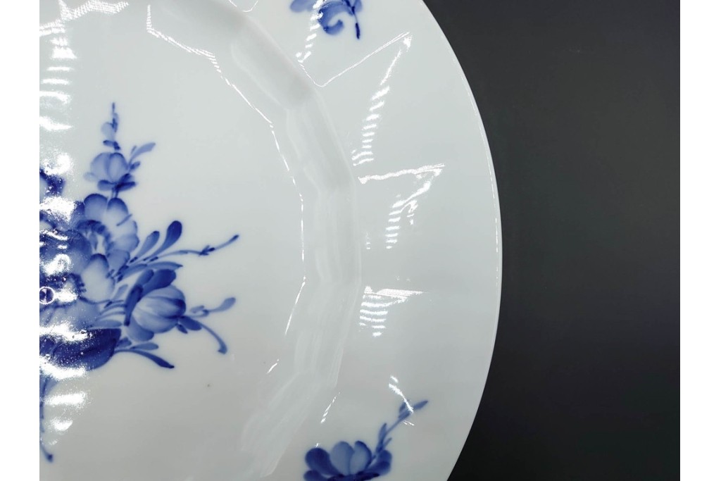 デンマーク製　ROYAL COPENHAGEN(ロイヤルコペンハーゲン)　ブルーフラワー アンギュラー　直径約26cm　プレート3枚セット　スクラッチありB級品　(R-084994)