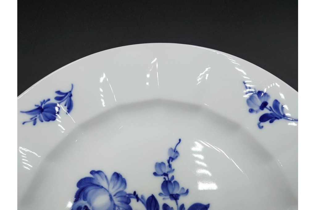 デンマーク製　ROYAL COPENHAGEN(ロイヤルコペンハーゲン)　ブルーフラワー アンギュラー　直径約26cm　プレート3枚セット　スクラッチありB級品　(R-084994)