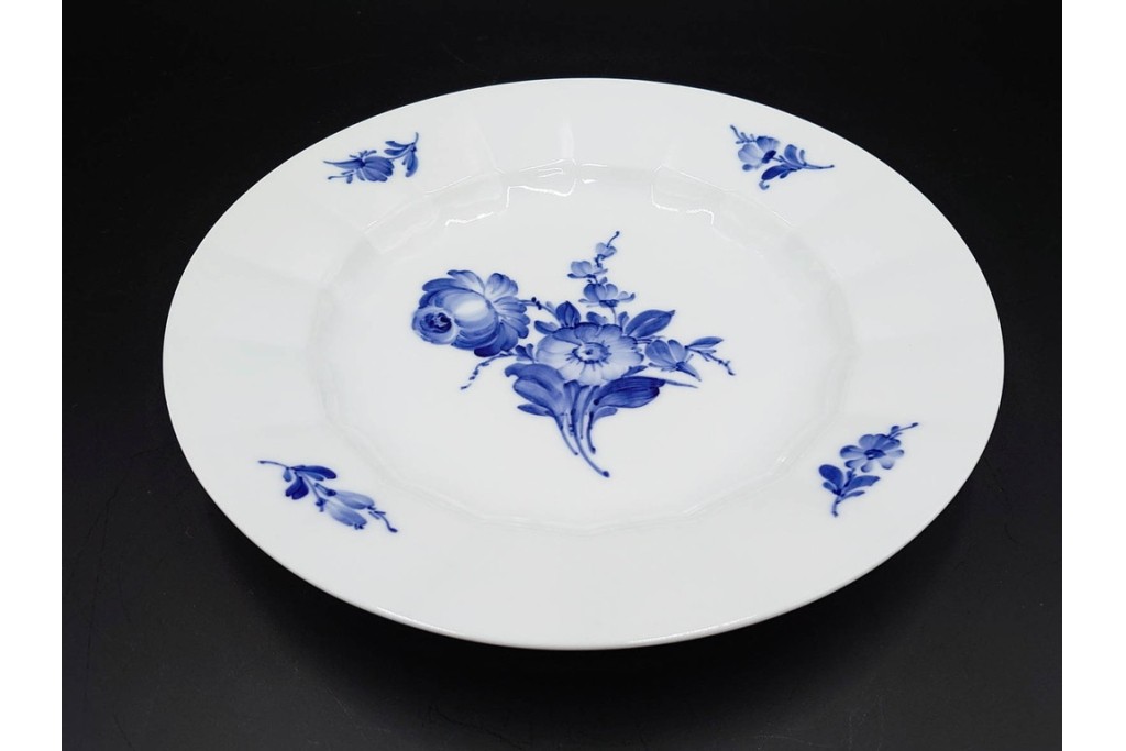 デンマーク製　ROYAL COPENHAGEN(ロイヤルコペンハーゲン)　ブルーフラワー アンギュラー　直径約26cm　プレート3枚セット　スクラッチありB級品　(R-084994)