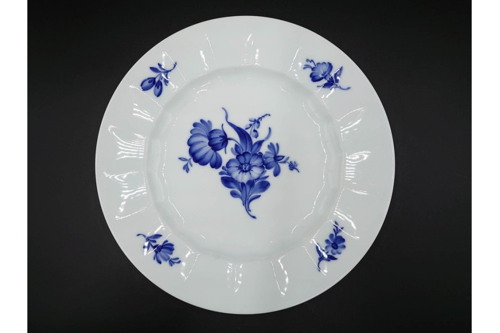 デンマーク製　ROYAL COPENHAGEN(ロイヤルコペンハーゲン)　ブルーフラワー アンギュラー　直径約26cm　プレート3枚セット　スクラッチありB級品　(R-084994)