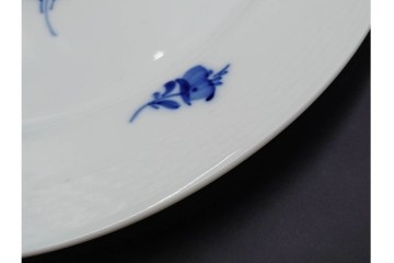 デンマーク製　ROYAL COPENHAGEN(ロイヤルコペンハーゲン)　ブルーフラワー プレイン　直径約28cm　プレート3枚セット　スクラッチありB級品　(R-084995)