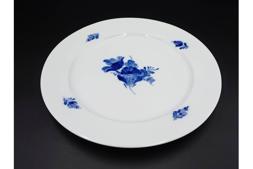 デンマーク製　ROYAL COPENHAGEN(ロイヤルコペンハーゲン)　ブルーフラワー プレイン　直径約28cm　プレート3枚セット　スクラッチありB級品　(R-084995)