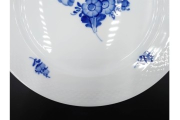 デンマーク製　ROYAL COPENHAGEN(ロイヤルコペンハーゲン)　ブルーフラワー プレイン　直径約28cm　プレート3枚セット　スクラッチありB級品　(R-084995)
