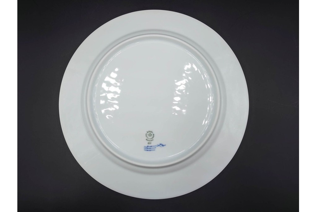 デンマーク製　ROYAL COPENHAGEN(ロイヤルコペンハーゲン)　ブルーフラワー プレイン　直径約28cm　プレート3枚セット　スクラッチありB級品　(R-084995)