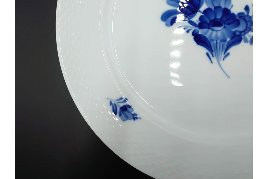 デンマーク製　ROYAL COPENHAGEN(ロイヤルコペンハーゲン)　ブルーフラワー プレイン　直径約28cm　プレート3枚セット　スクラッチありB級品　(R-084995)