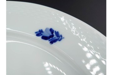 デンマーク製　ROYAL COPENHAGEN(ロイヤルコペンハーゲン)　ブルーフラワー プレイン　直径約28cm　プレート3枚セット　スクラッチありB級品　(R-084995)