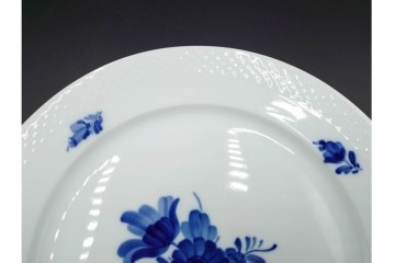 デンマーク製　ROYAL COPENHAGEN(ロイヤルコペンハーゲン)　ブルーフラワー プレイン　直径約28cm　プレート3枚セット　スクラッチありB級品　(R-084995)