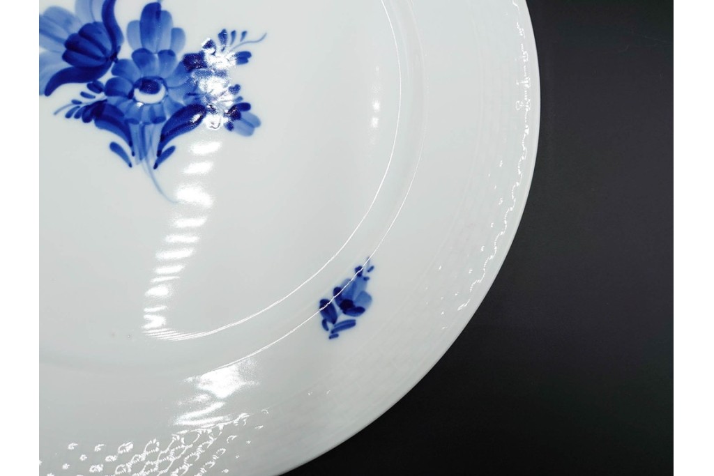 デンマーク製　ROYAL COPENHAGEN(ロイヤルコペンハーゲン)　ブルーフラワー プレイン　直径約28cm　プレート3枚セット　スクラッチありB級品　(R-084995)