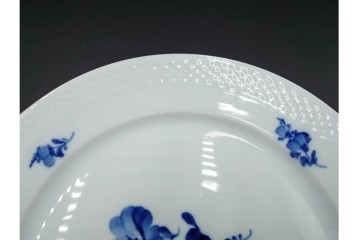 デンマーク製　ROYAL COPENHAGEN(ロイヤルコペンハーゲン)　ブルーフラワー プレイン　直径約28cm　プレート3枚セット　スクラッチありB級品　(R-084995)