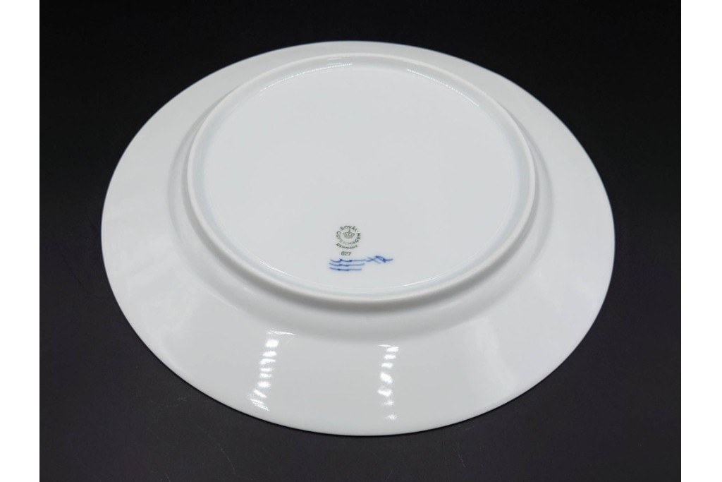 デンマーク製　ROYAL COPENHAGEN(ロイヤルコペンハーゲン)　ブルーフラワー プレイン　直径約28cm　プレート3枚セット　スクラッチありB級品　(R-084995)