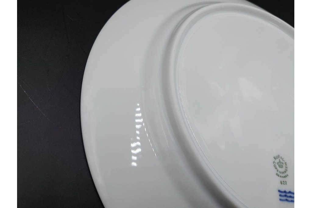 デンマーク製　ROYAL COPENHAGEN(ロイヤルコペンハーゲン)　ブルーフラワー プレイン　直径約28cm　プレート3枚セット　スクラッチありB級品　(R-084995)