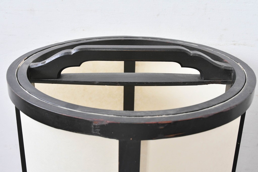 和製アンティーク　円筒形の覆いがやわらかな灯りを生む行灯　(R-084998)