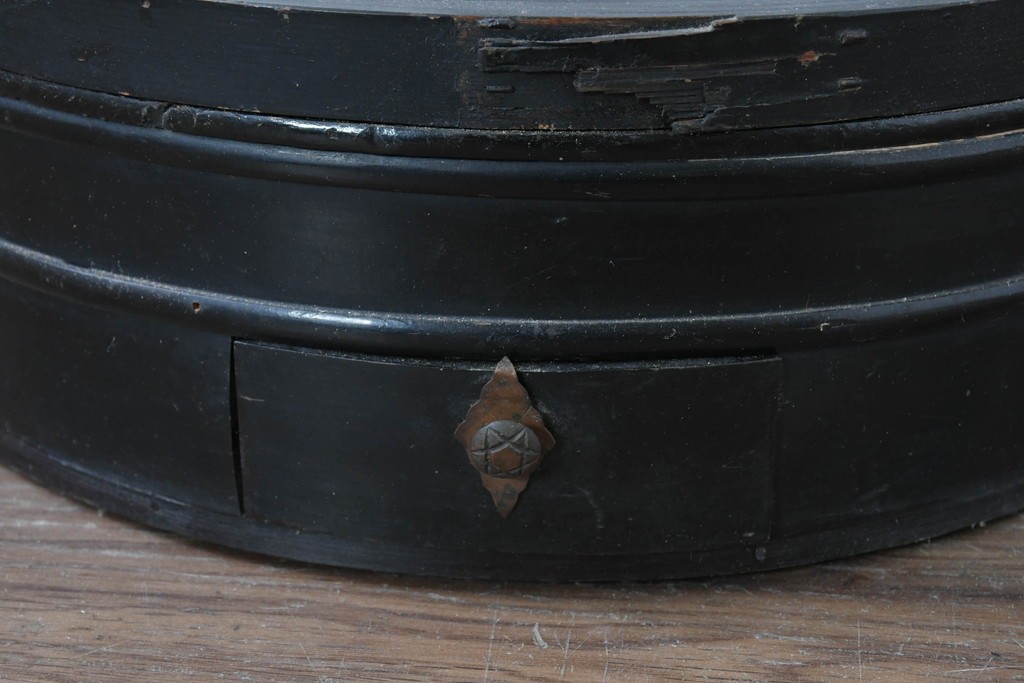 和製アンティーク　円筒形の覆いがやわらかな灯りを生む行灯　(R-084998)