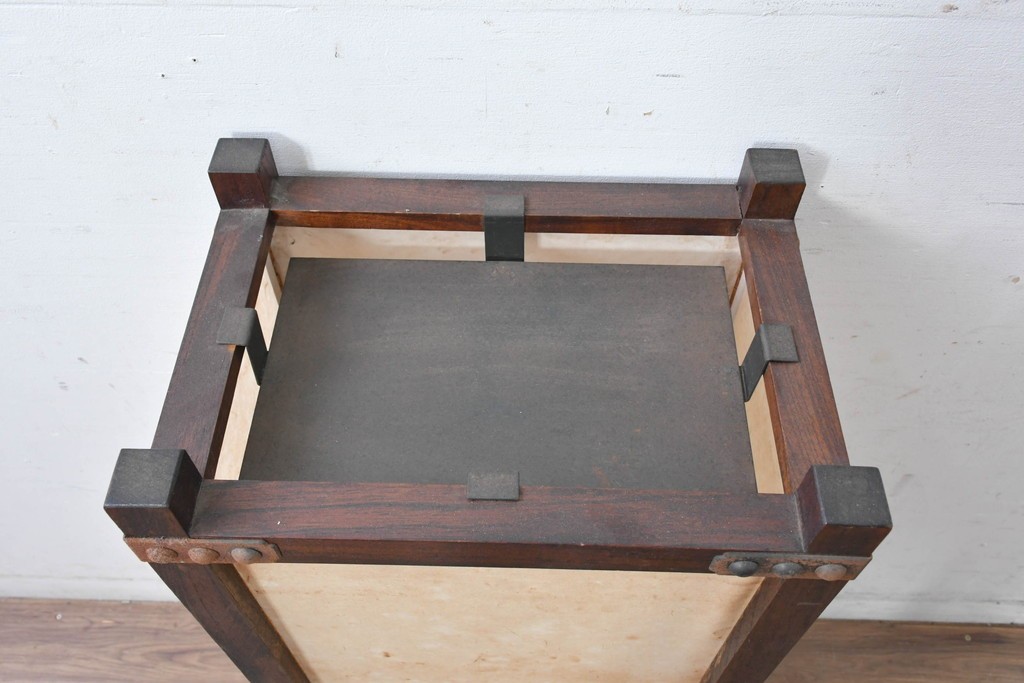 和製ヴィンテージ　民芸城山　鉄鋲がアクセントの行燈　(R-084999)