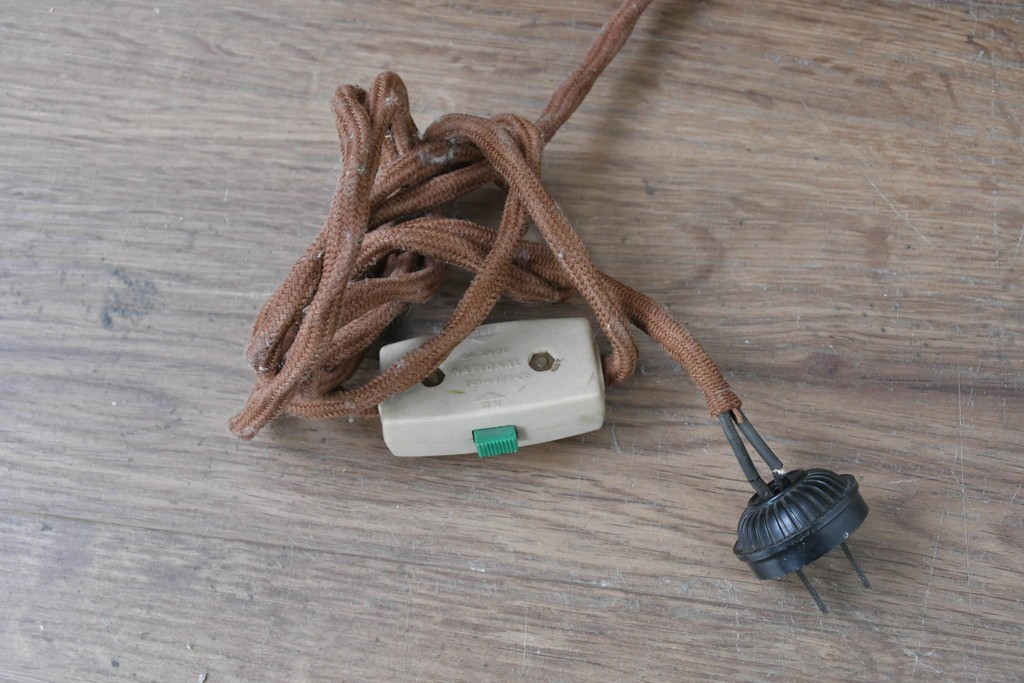 和製ヴィンテージ　民芸城山　鉄鋲がアクセントの行燈　(R-084999)