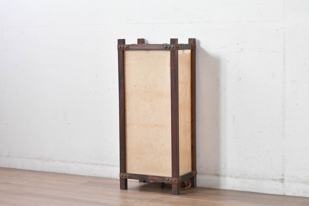 和製ヴィンテージ　民芸城山　鉄鋲がアクセントの行燈　(R-084999)