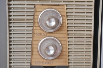 ジャンク品　和製ヴィンテージ　日立(HITACHI)　FY-830　14型　レトロな佇まいが魅力のブラウン管テレビ(白黒テレビ)　(R-085000)