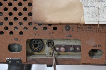 ジャンク品　和製ヴィンテージ　日立(HITACHI)　FY-830　14型　レトロな佇まいが魅力のブラウン管テレビ(白黒テレビ)　(R-085000)