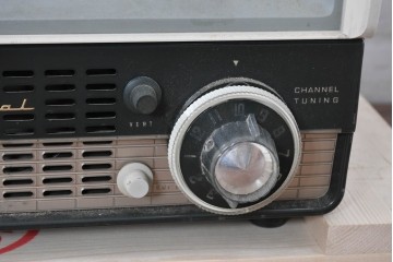 ジャンク品　和製ヴィンテージ　ナショナル製(national)　T-14C1S　昭和レトロな佇まいのブラウン管テレビ　(R-085001)