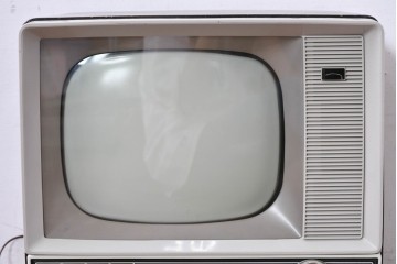 ジャンク品　和製ヴィンテージ　日立(HITACHI)　FY-830　昭和レトロな空間づくりにおすすめのブラウン管テレビ　(R-085002)