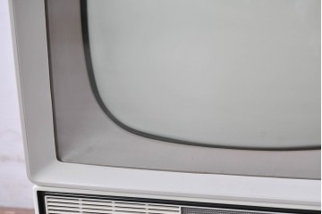 ジャンク品　和製ヴィンテージ　日立(HITACHI)　FY-830　昭和レトロな空間づくりにおすすめのブラウン管テレビ　(R-085002)