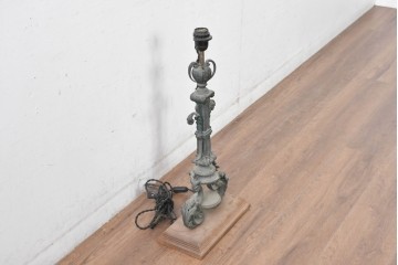 フランスアンティーク　高級品　ヨーロピアンクラシック　アカンサス装飾が優雅なキャンドルスタンド型リメイク照明　(R-085006)