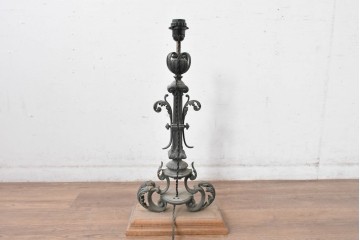 フランスアンティーク　高級品　ヨーロピアンクラシック　アカンサス装飾が優雅なキャンドルスタンド型リメイク照明　(R-085006)