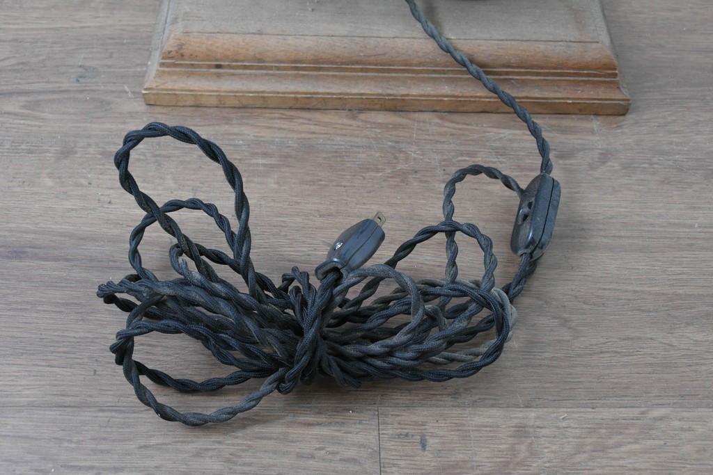 フランスアンティーク　高級品　ヨーロピアンクラシック　アカンサス装飾が優雅なキャンドルスタンド型リメイク照明　(R-085006)