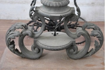 フランスアンティーク　高級品　ヨーロピアンクラシック　アカンサス装飾が優雅なキャンドルスタンド型リメイク照明　(R-085006)