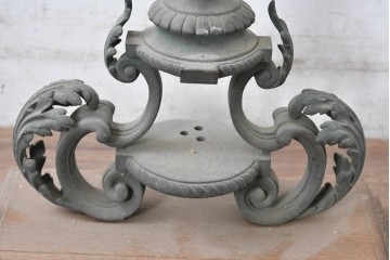 フランスアンティーク　高級品　ヨーロピアンクラシック　アカンサス装飾が優雅なキャンドルスタンド型リメイク照明　(R-085007)