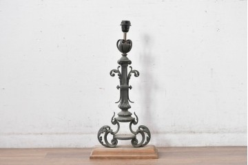 フランスアンティーク　高級品　ヨーロピアンクラシック　アカンサス装飾が優雅なキャンドルスタンド型リメイク照明　(R-085007)