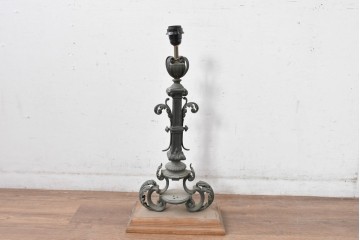 フランスアンティーク　高級品　ヨーロピアンクラシック　アカンサス装飾が優雅なキャンドルスタンド型リメイク照明　(R-085007)