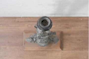 フランスアンティーク　高級品　ヨーロピアンクラシック　アカンサス装飾が優雅なキャンドルスタンド型リメイク照明　(R-085007)