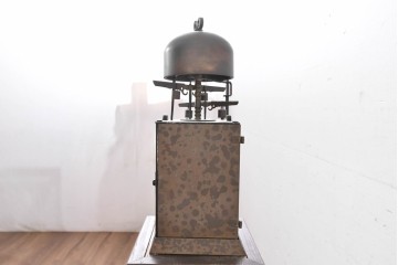 ジャンク品　部品取り品　分銅なし　干支文字盤と重厚な造形が美しい大名時計　(R-085008)